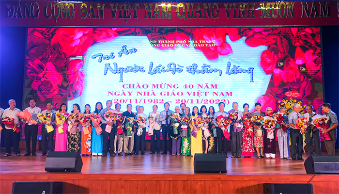  Nha Trang: tổ chức Lễ kỷ niệm 40 năm Ngày nhà giáo Việt Nam 20/11