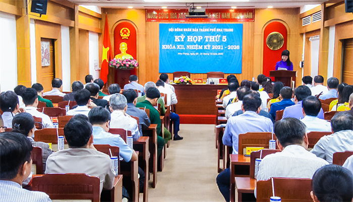  Khai mạc Kỳ họp thứ 5, Hội đồng nhân dân thành phố Nha Trang Khóa XII, nhiệm kỳ 2021-2026
