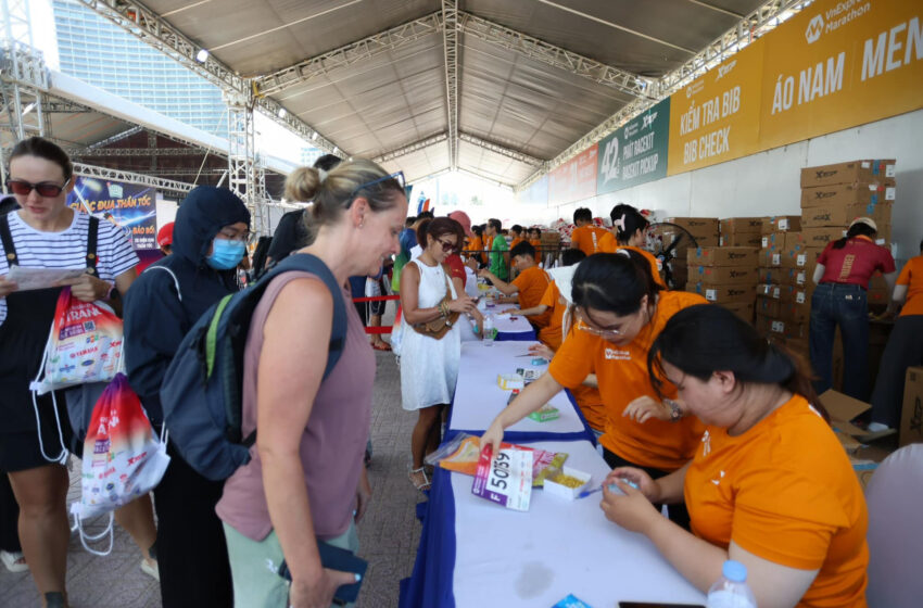  Giải VnExpress Marathon Nha Trang 2024 thu hút hơn 9.000 vận động viên tham dự.